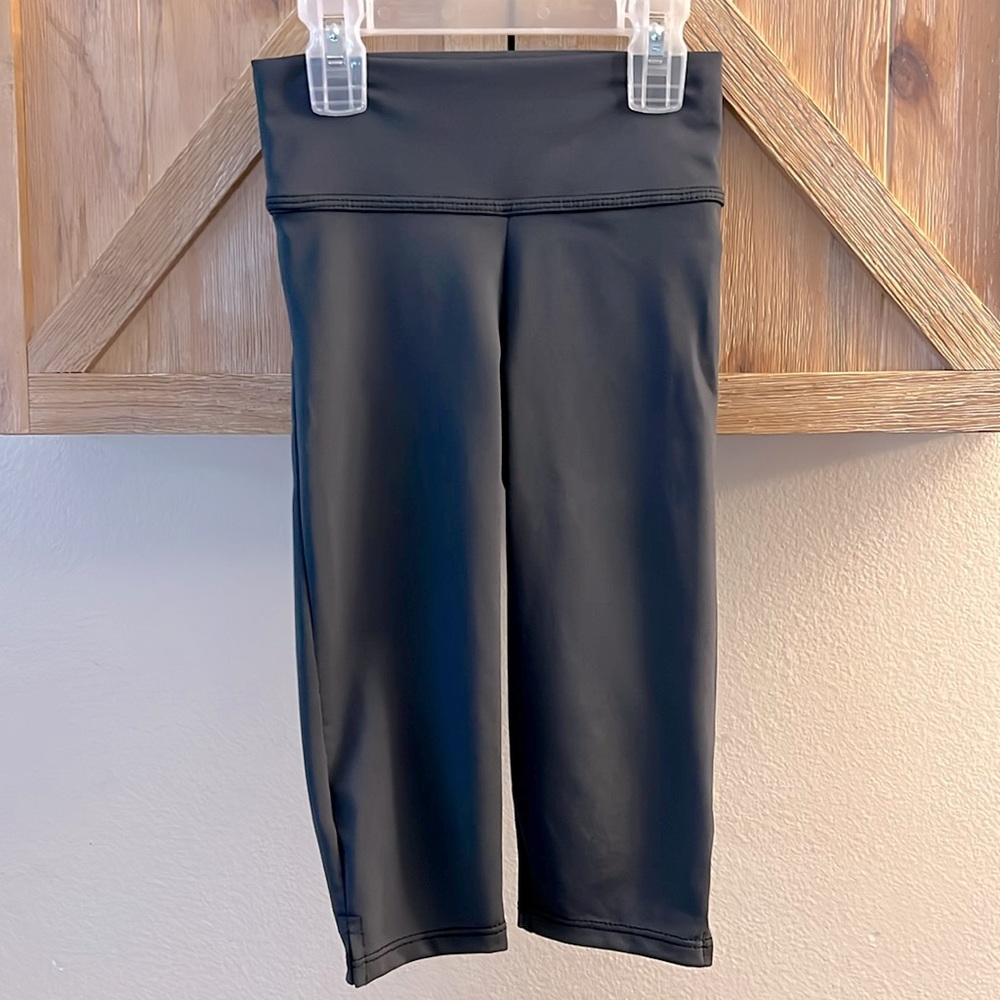 ❤️3/25 (CS) GK Grey Gymnastics Capris These were Competition Warmup High Quality